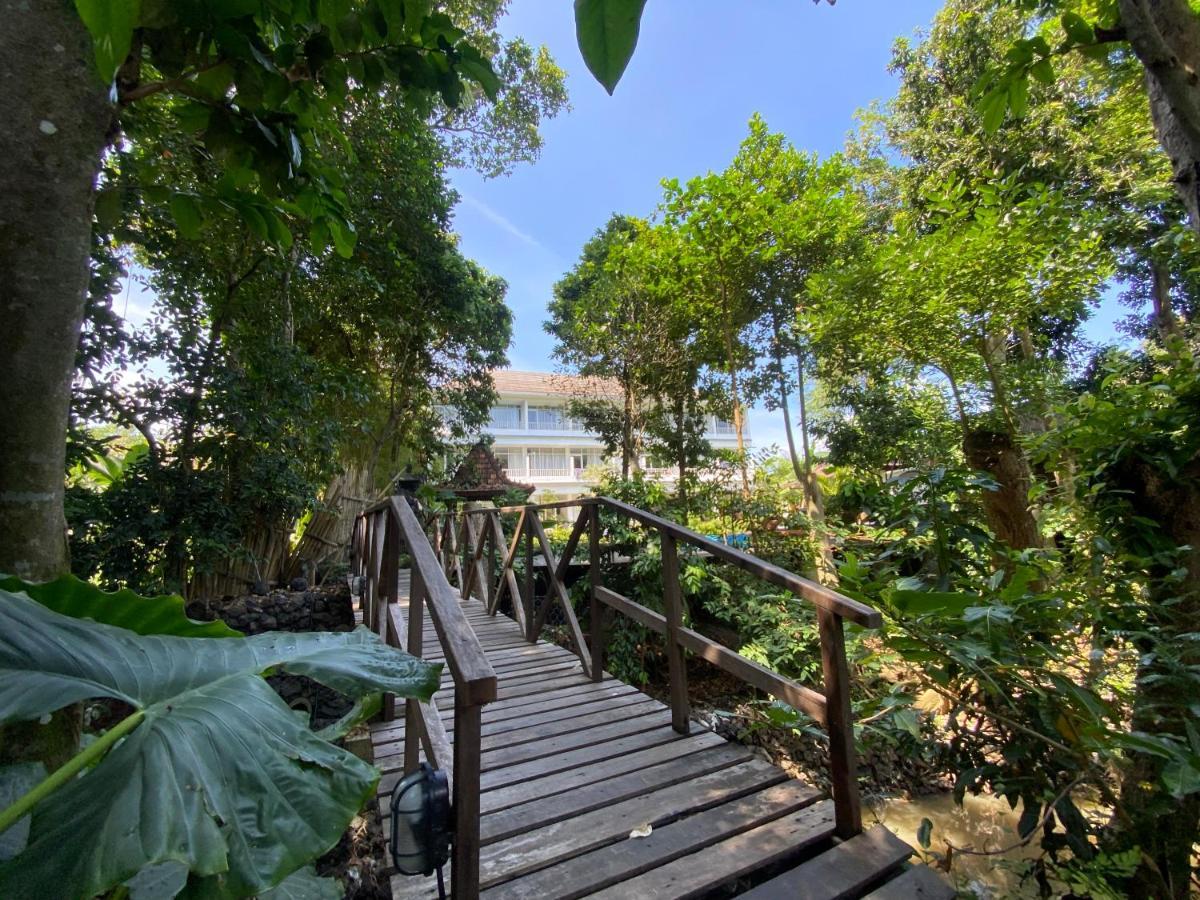 Mahamustika Riverside Canggu Eksteriør billede